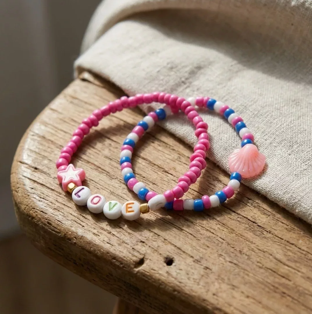 Handmade Love & Shell Beaded Friendship Bracelet Set (2 pcs) – Pink Star, Pastel Shell Charm & Letter Beads “LOVE,” Playful Jewelry Gift for Kids/Teens